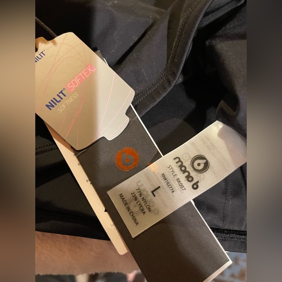 NWT Mono B Seamless LIGHTLY Padded Sports Bra BLACK LARGE - Picture 5 of 7